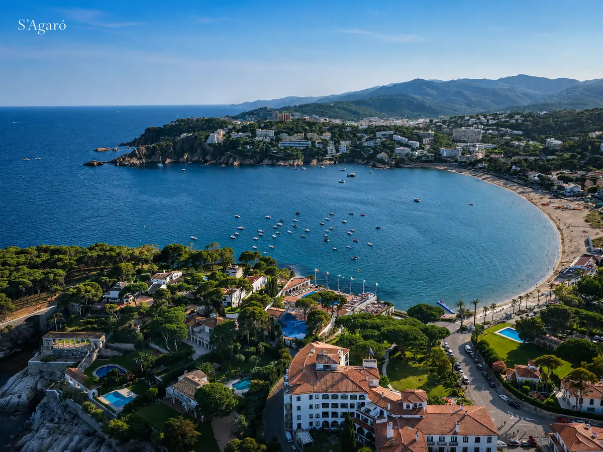 Bahía de la Costa Brava vista desde un dron