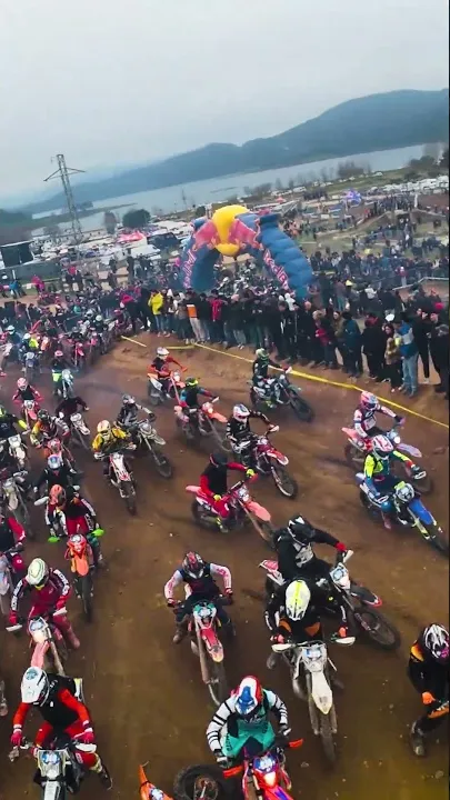Vídeo vertical de la salida de la Bassella Race