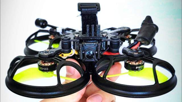 Toma interior con drone indoor